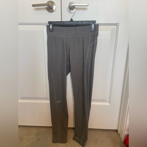 Women’s Gray Under Armor Leggings Size Medium Short *